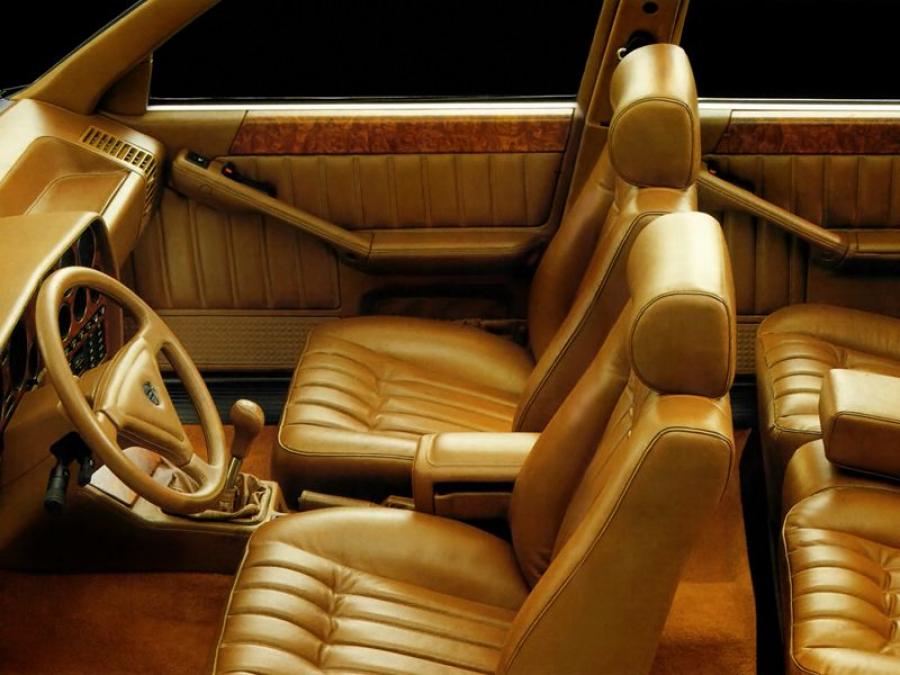  Lancia Thema 8.32 1986 года  (фото 5 из 13)